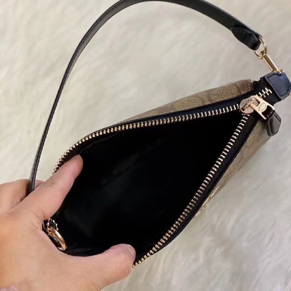 Coach C8673 19 In Signature Canvas With Bee Print - Picture 2 of 5